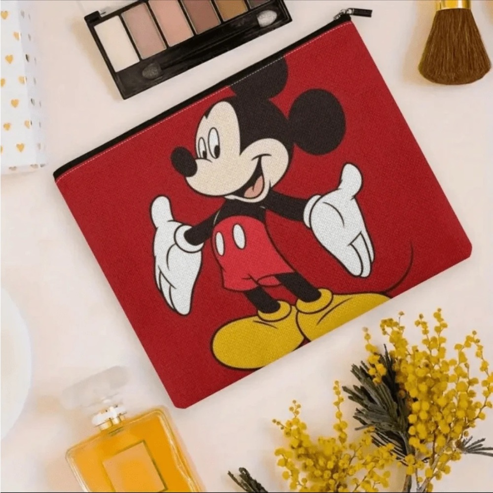 ❤️NEW Mickey Mouse Disney Red Zipper Pouch❤️